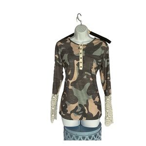 Chic Pastel Camo Henley with‎ Lace Sleeves - Women’s Lightweight Summer Top